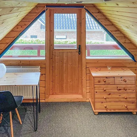 2 Bedroom Awesome In Vakantiehuis *